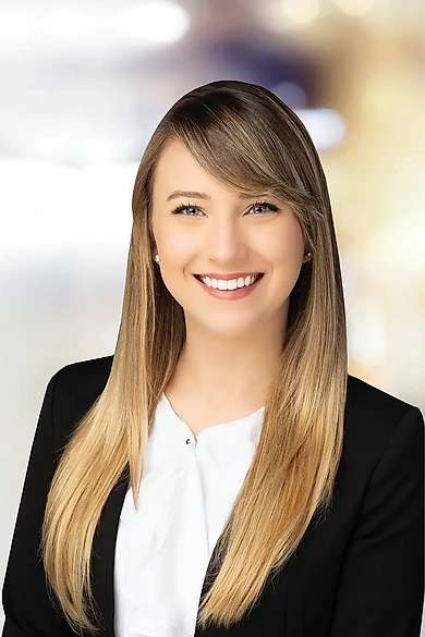 Portrait of Talon Zinger, Home Marketing Consultant | REALTOR®.
